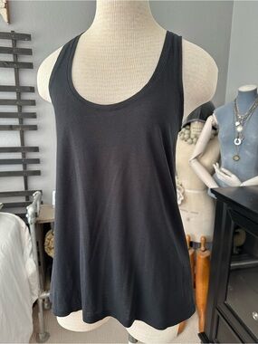 Vince Black Scoop Neck Tank Top, size XS